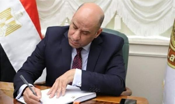 منح العاملين بالقطاع الخاص إجازة رسمية مدفوعة الأجر يوم الاثنين 13 أبريل